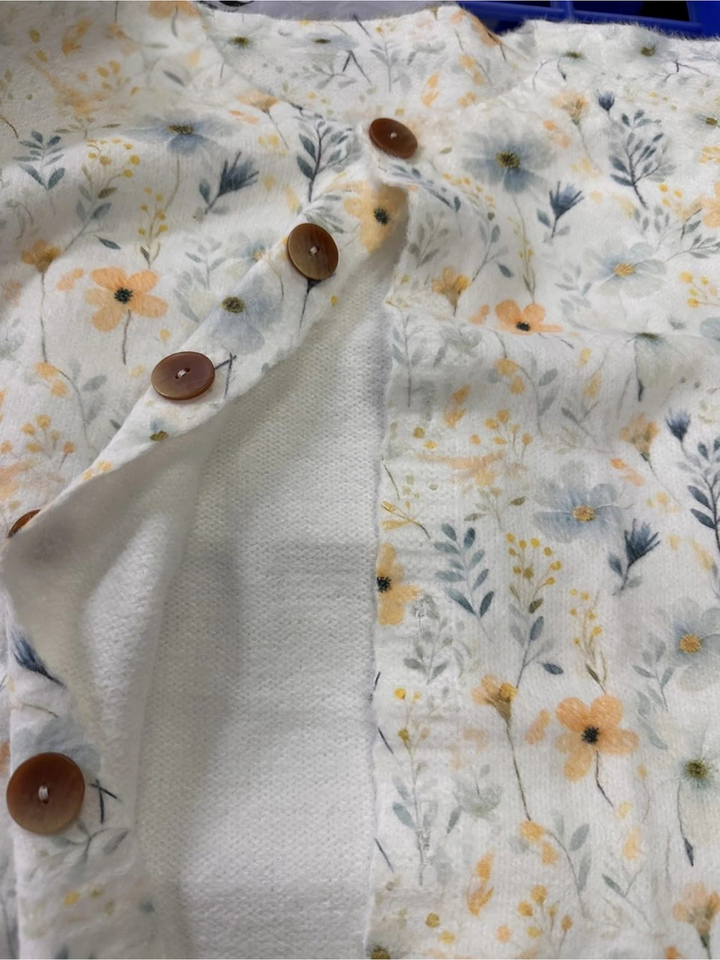 Cardigan Stampato con Bottoni e Motivo Floreale 'Lovely Meadows'