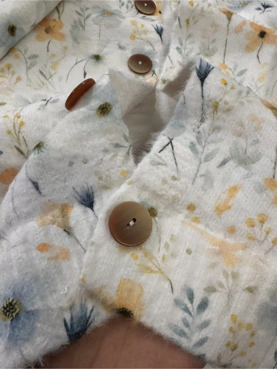 Cardigan Stampato con Bottoni e Motivo Floreale 'Lovely Meadows'